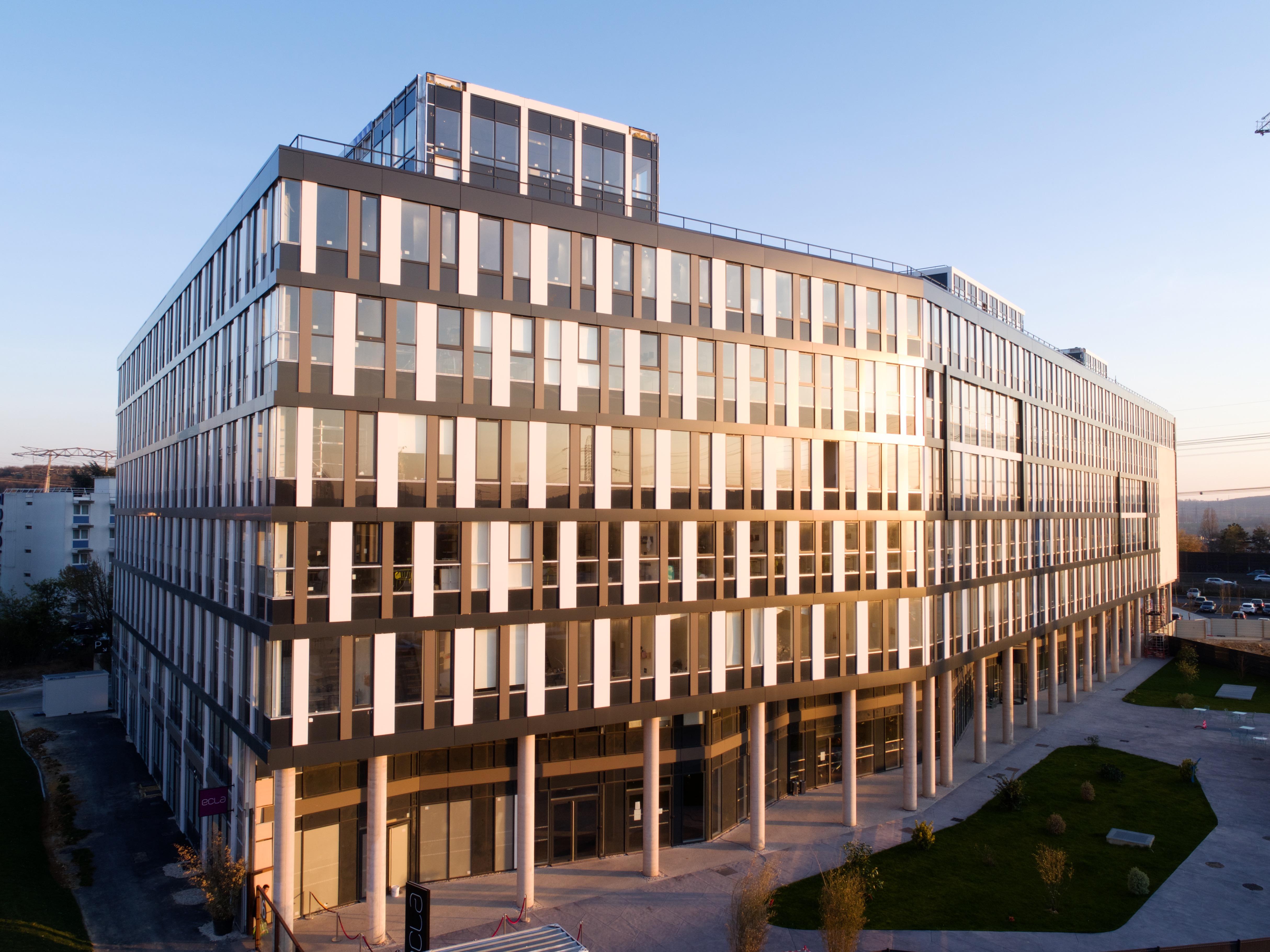 Ecla Campus Aparthotel Маси Екстериор снимка